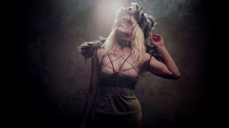 &iexcl;Descubre el Nuevo Personaje en el Trailer!